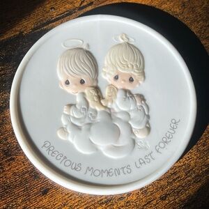 1984 Precious Moments Last Forever Vintage Collectible Decorative Medallion EUC
